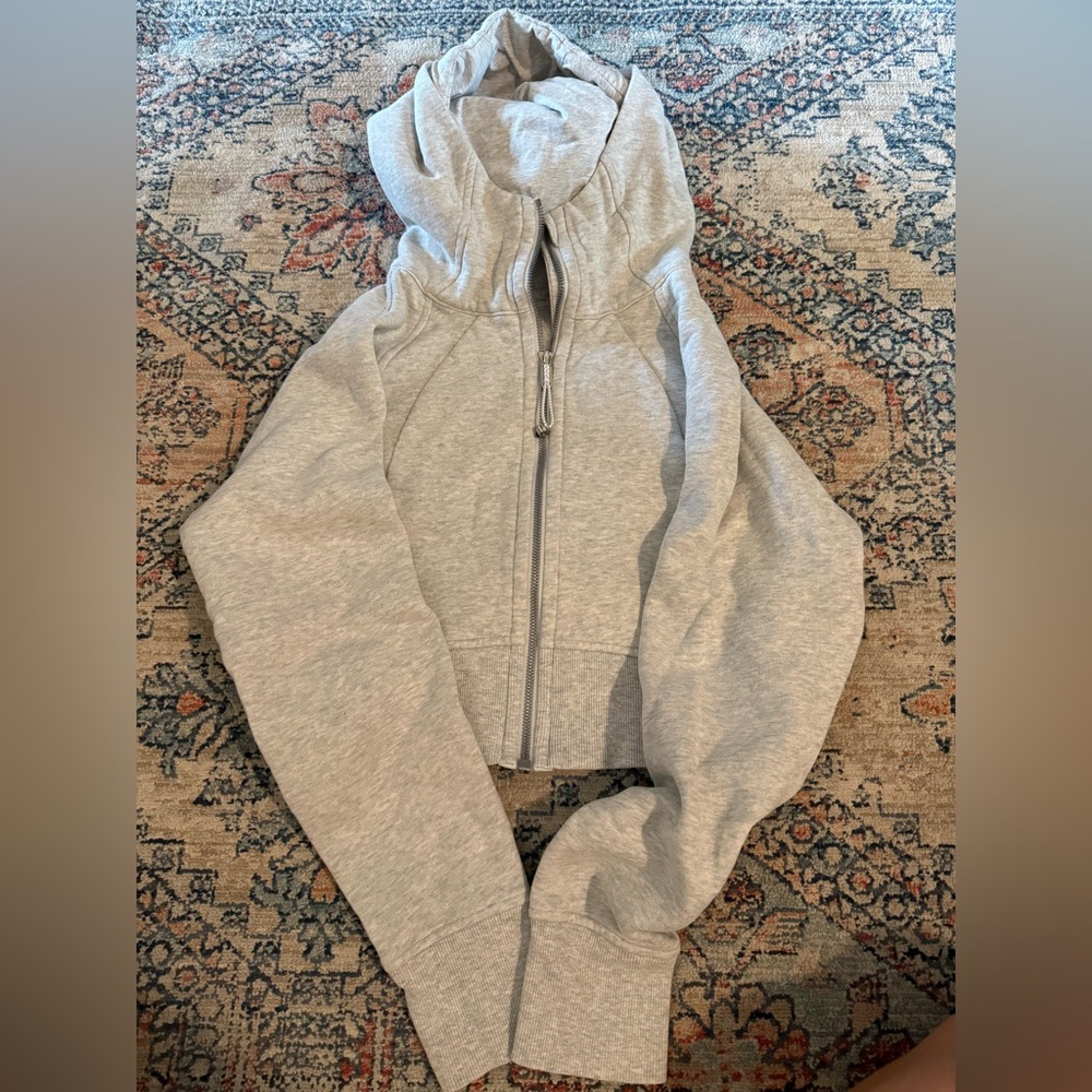 lululemon athletica light grey cropped scuba
